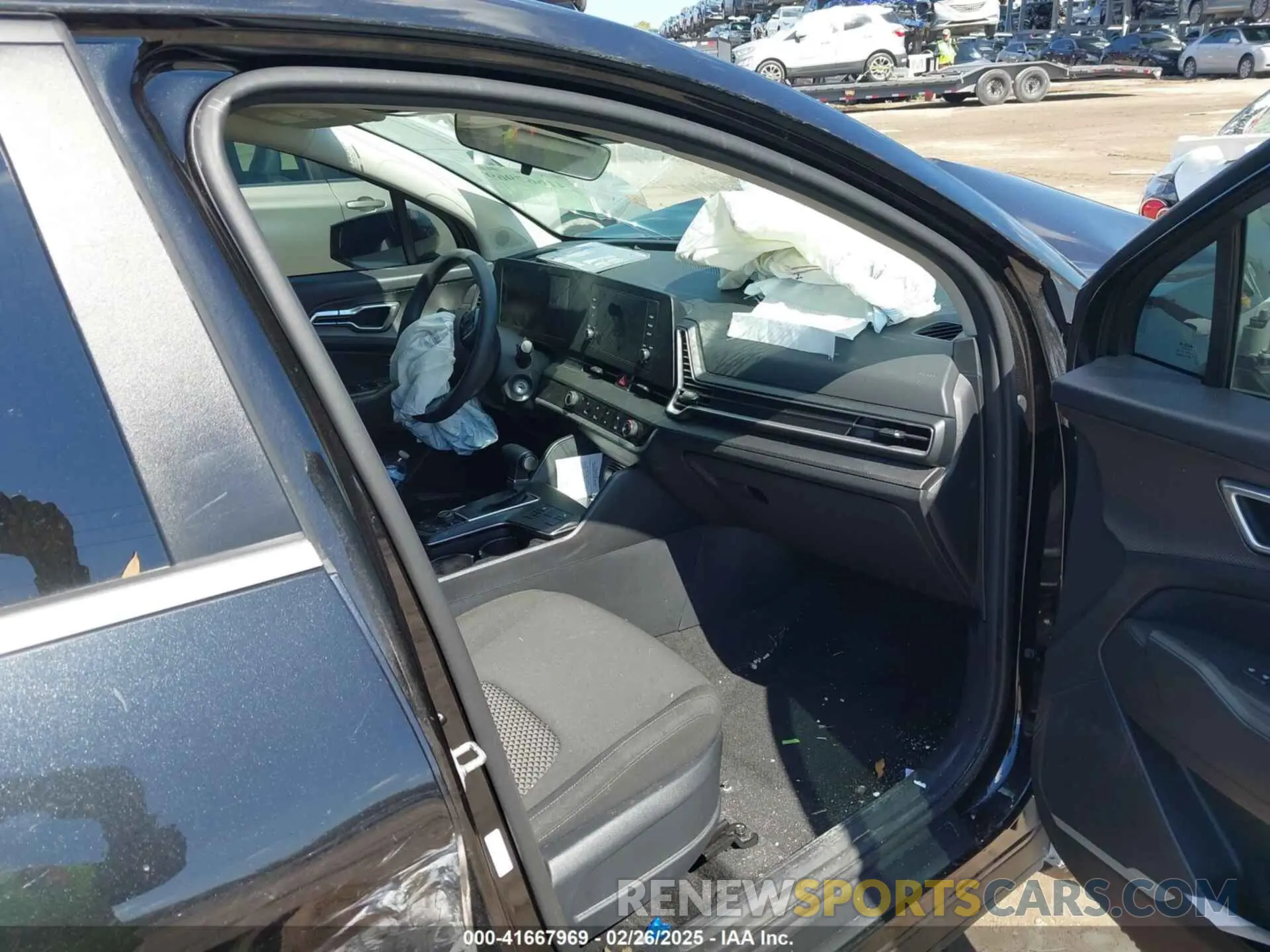 5 Photograph of a damaged car KNDPUCDF4R7238196 KIA SPORTAGE 2024