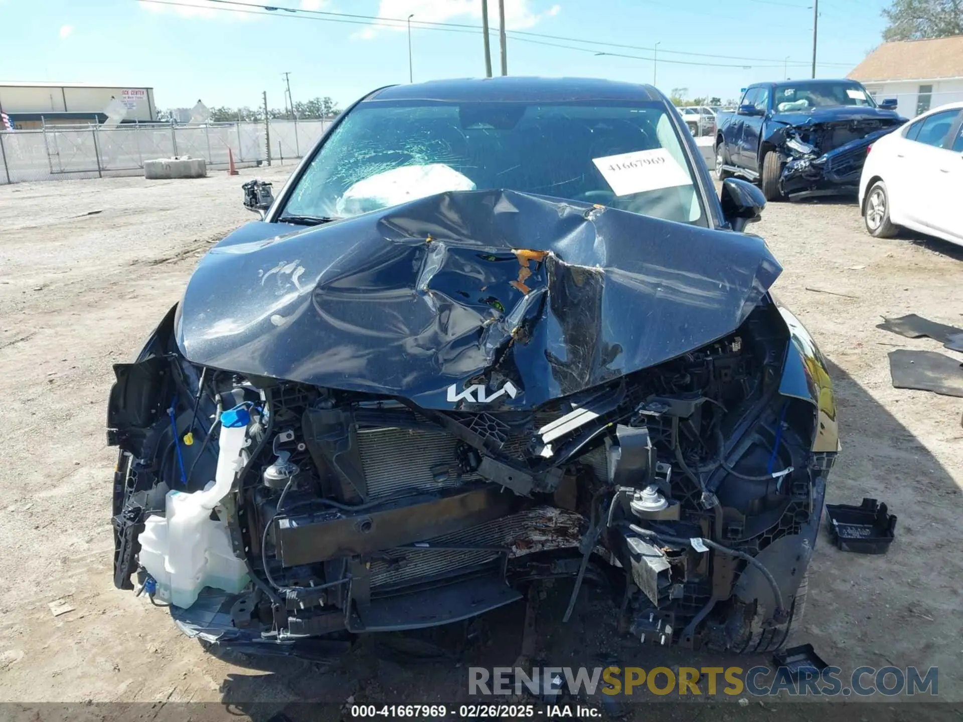 6 Photograph of a damaged car KNDPUCDF4R7238196 KIA SPORTAGE 2024