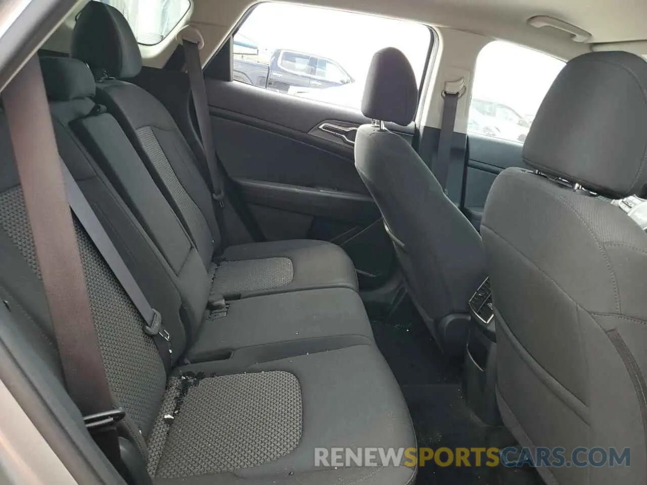 10 Photograph of a damaged car KNDPUCDF4R7260067 KIA SPORTAGE 2024