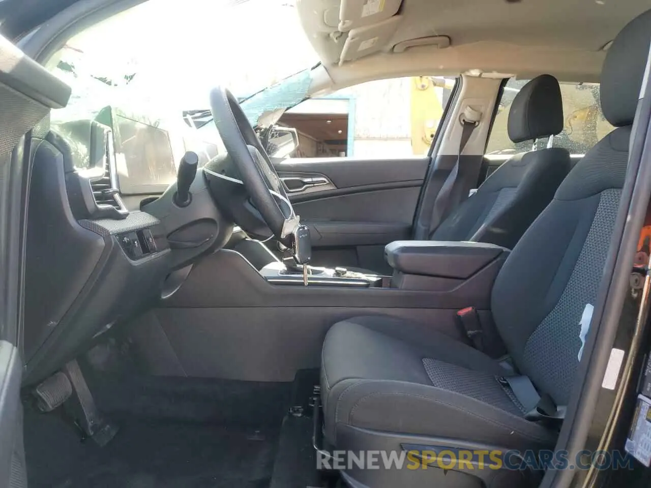 7 Photograph of a damaged car KNDPUCDF5R7280084 KIA SPORTAGE 2024