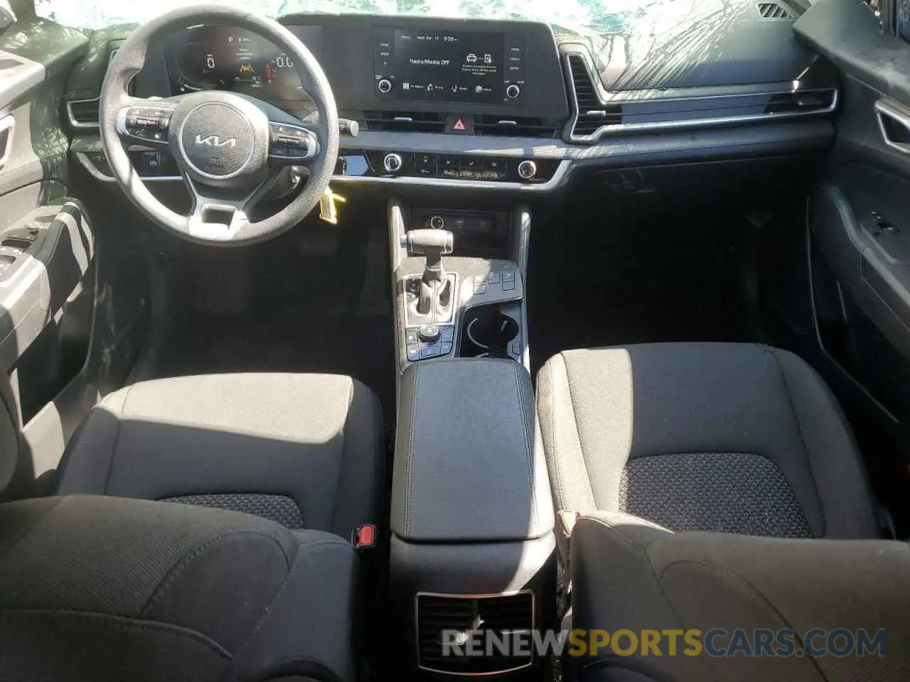 8 Photograph of a damaged car KNDPUCDF5R7280084 KIA SPORTAGE 2024
