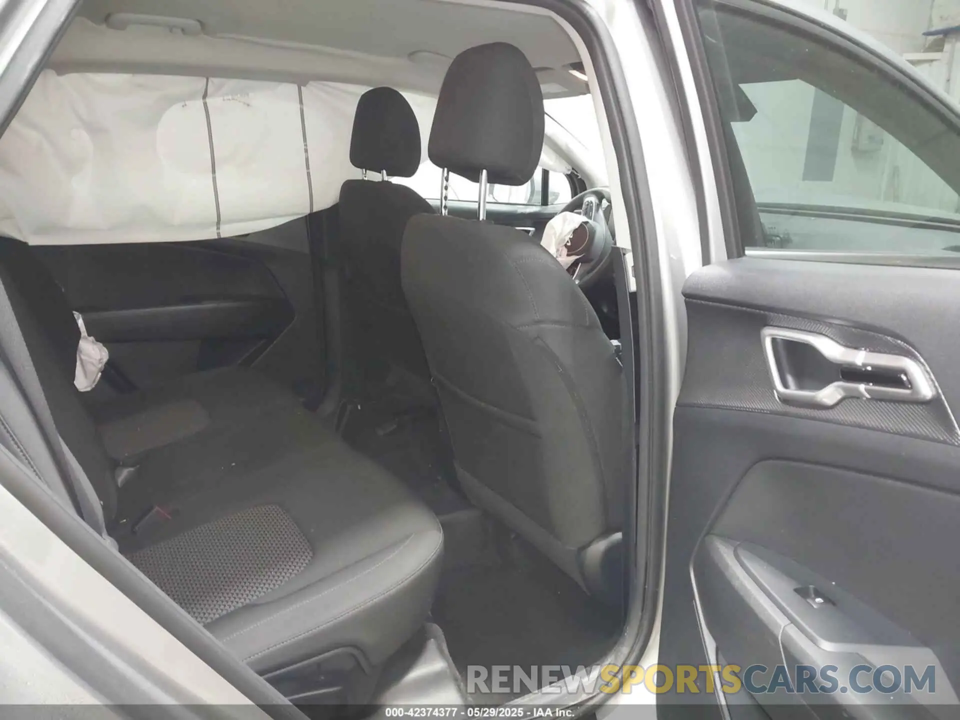 8 Photograph of a damaged car KNDPUCDF6R7283348 KIA SPORTAGE 2024