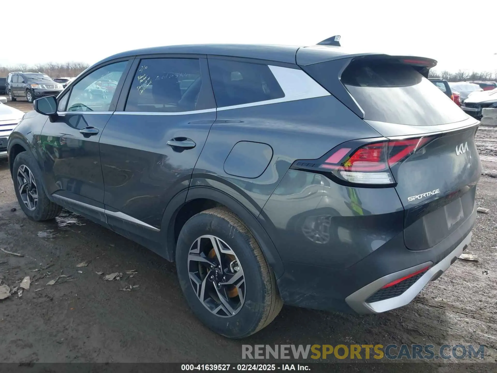 3 Photograph of a damaged car KNDPUCDFXR7308560 KIA SPORTAGE 2024