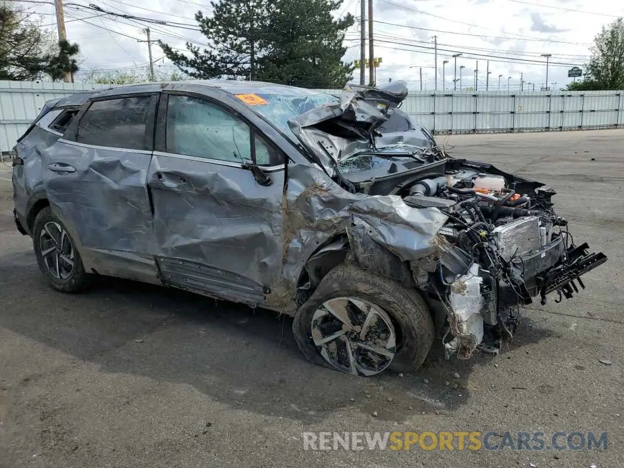 4 Photograph of a damaged car KNDPUCDG0R7125564 KIA SPORTAGE 2024