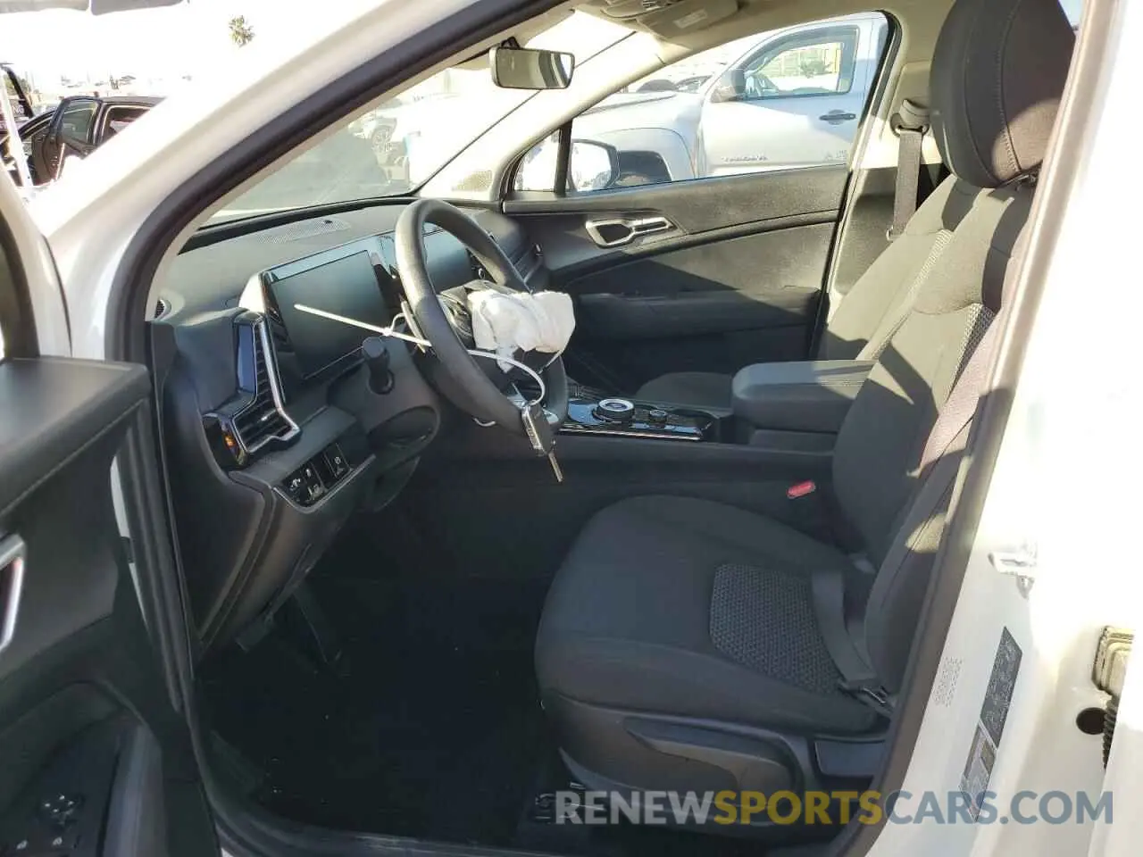 7 Photograph of a damaged car KNDPUCDG0R7136483 KIA SPORTAGE 2024