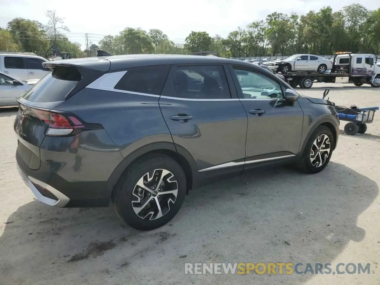 3 Photograph of a damaged car KNDPV3DF2R7293355 KIA SPORTAGE 2024