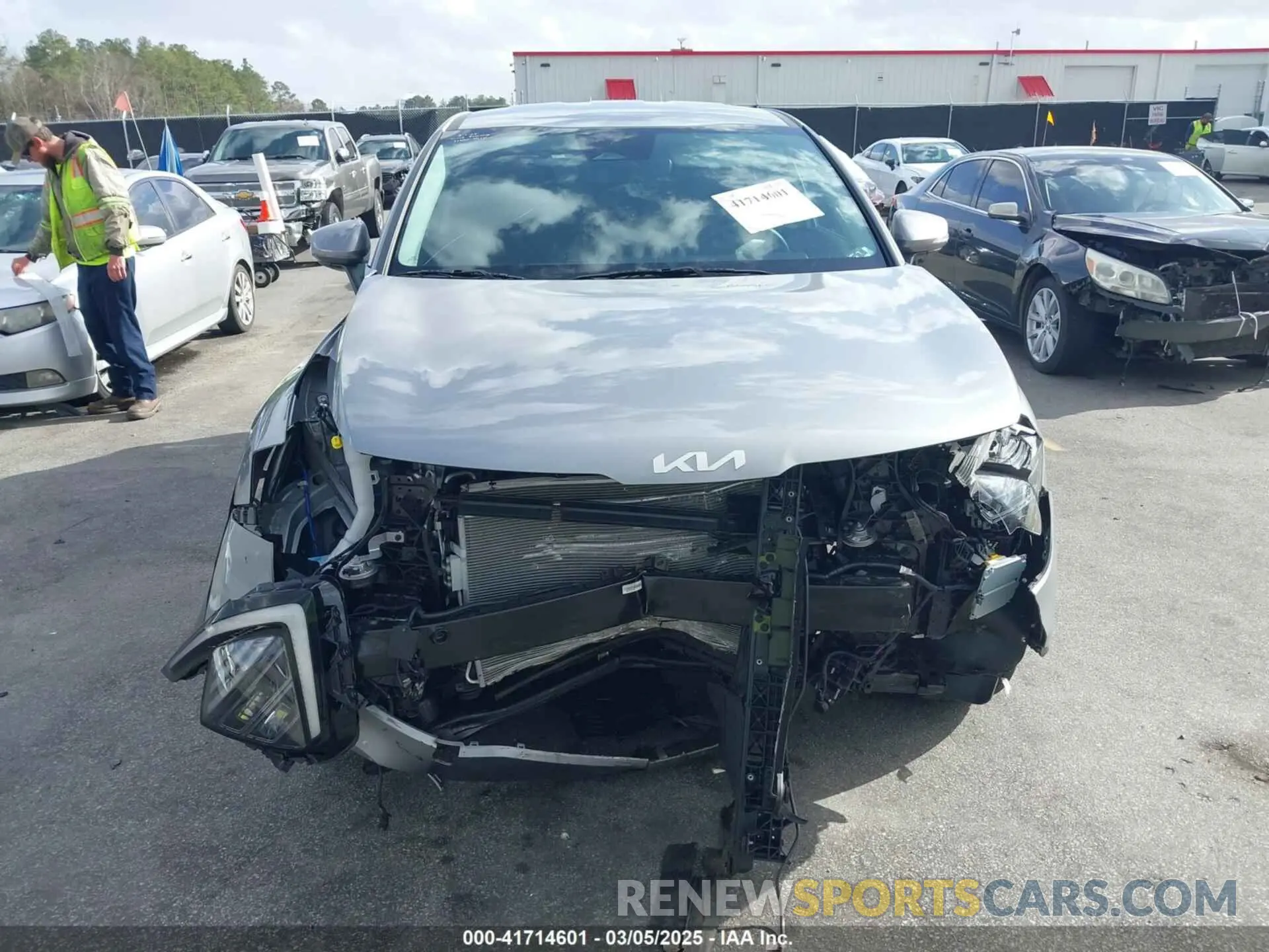 12 Photograph of a damaged car KNDPV3DF4R7269400 KIA SPORTAGE 2024
