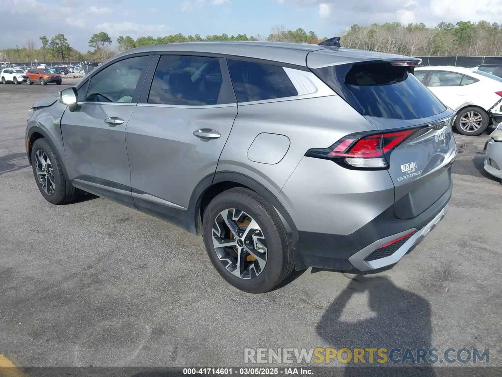 3 Photograph of a damaged car KNDPV3DF4R7269400 KIA SPORTAGE 2024