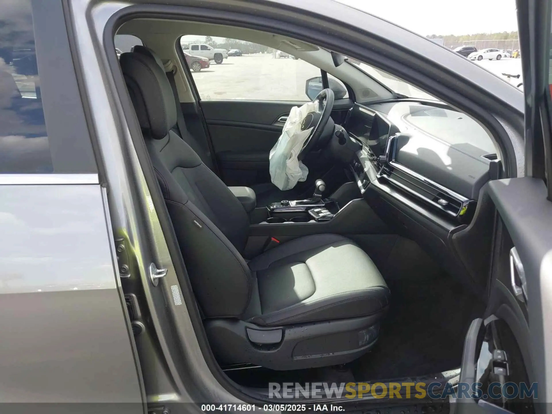 5 Photograph of a damaged car KNDPV3DF4R7269400 KIA SPORTAGE 2024