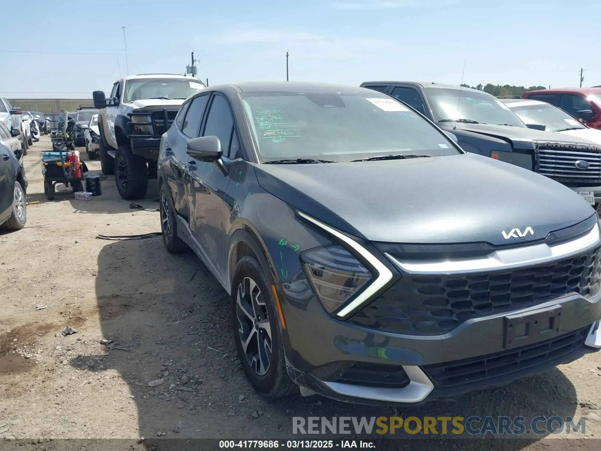 1 Photograph of a damaged car KNDPV3DF7R7243955 KIA SPORTAGE 2024