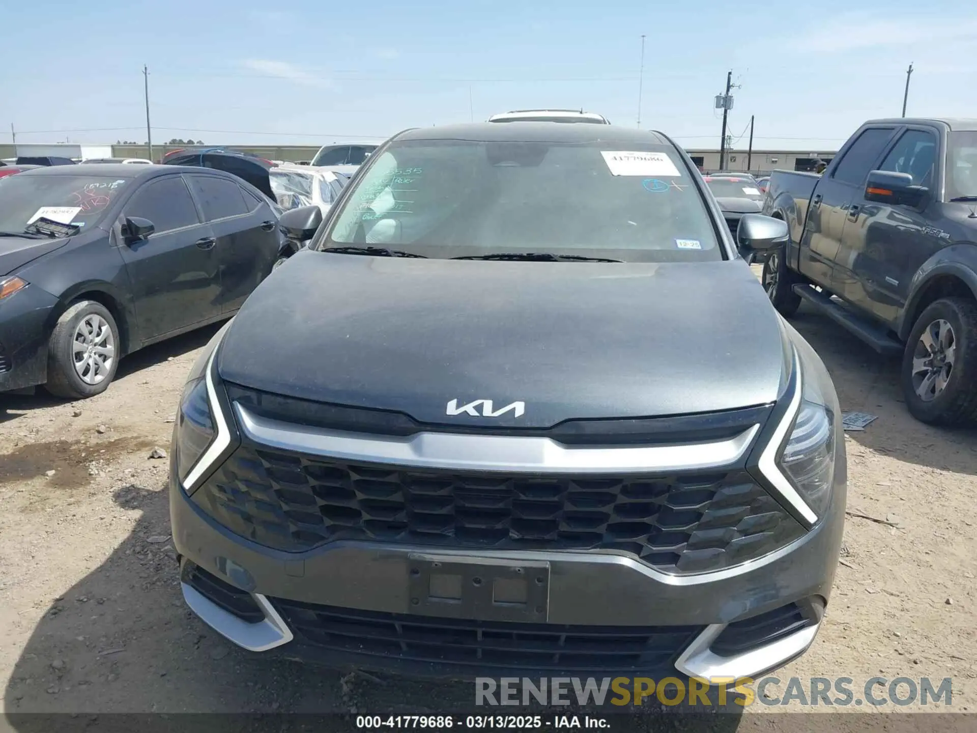 12 Photograph of a damaged car KNDPV3DF7R7243955 KIA SPORTAGE 2024