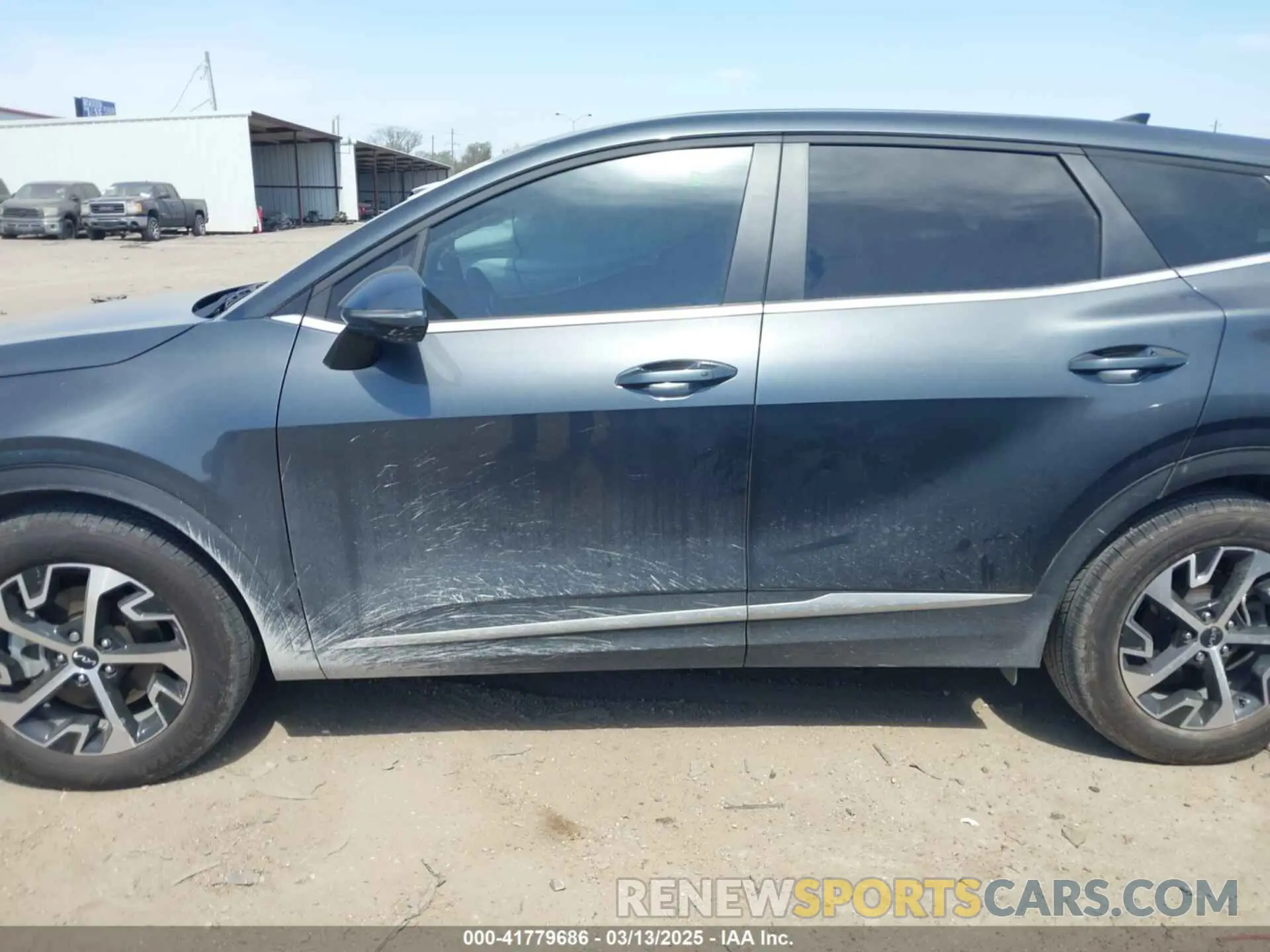 14 Photograph of a damaged car KNDPV3DF7R7243955 KIA SPORTAGE 2024