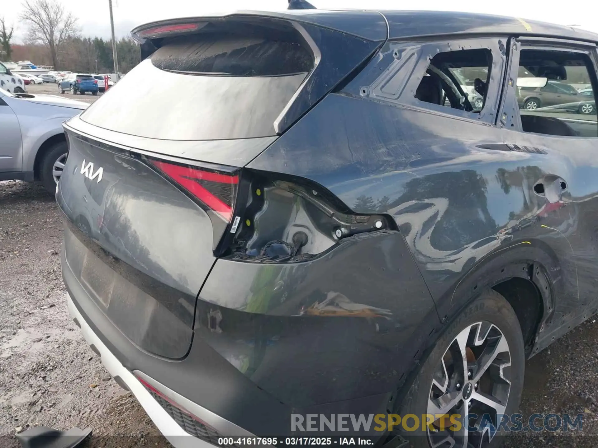 18 Photograph of a damaged car KNDPV3DF7R7266278 KIA SPORTAGE 2024