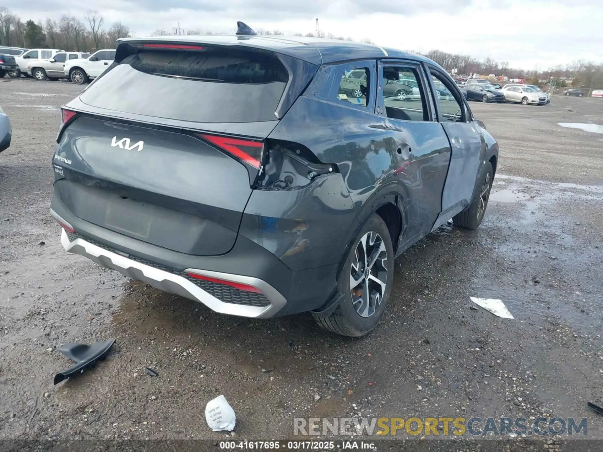 4 Photograph of a damaged car KNDPV3DF7R7266278 KIA SPORTAGE 2024