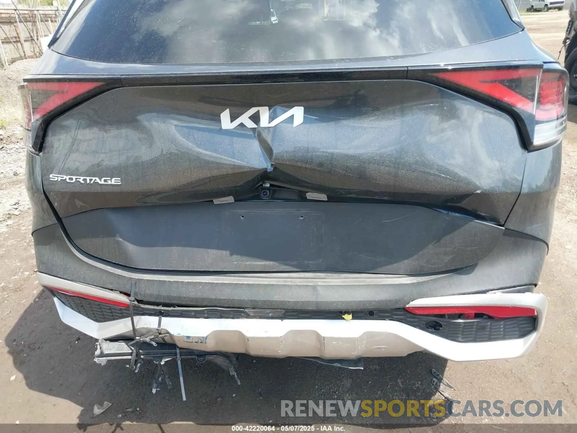 6 Photograph of a damaged car KNDPV3DF8R7313690 KIA SPORTAGE 2024