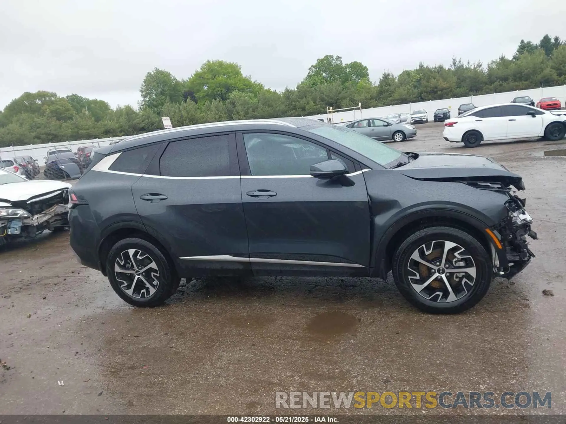 14 Photograph of a damaged car KNDPVCDF0R7216970 KIA SPORTAGE 2024