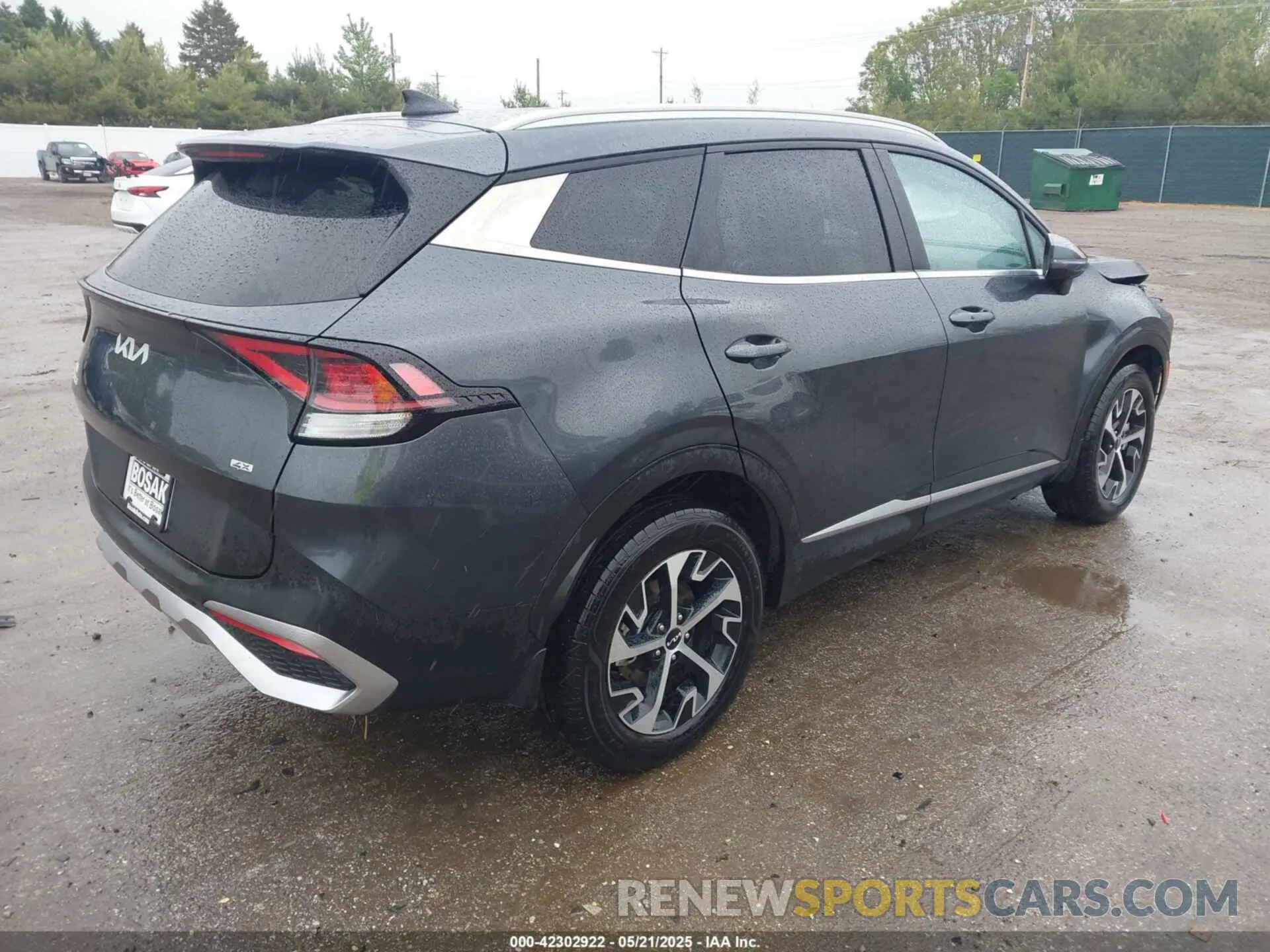 4 Photograph of a damaged car KNDPVCDF0R7216970 KIA SPORTAGE 2024