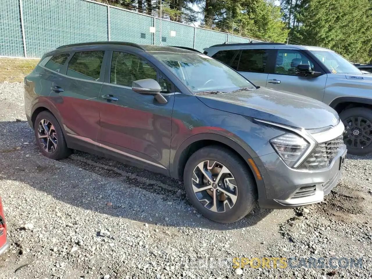 4 Photograph of a damaged car KNDPVCDG8R7124319 KIA SPORTAGE 2024