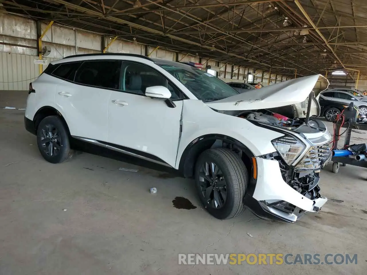 4 Photograph of a damaged car KNDPXCDGXR7160037 KIA SPORTAGE 2024