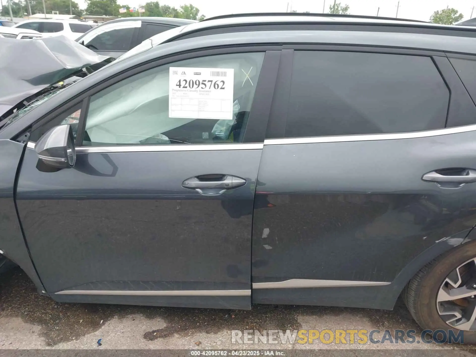 14 Photograph of a damaged car 5XJK33DF4SG241329 KIA SPORTAGE 2025