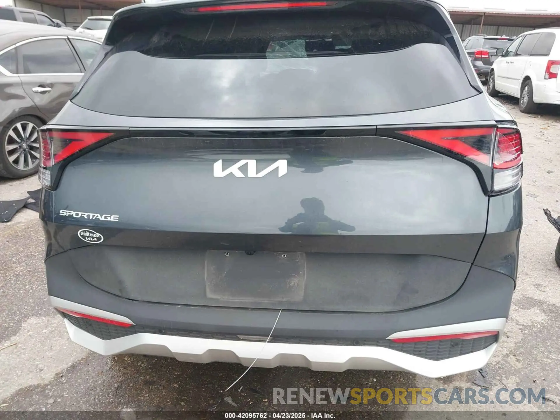 16 Photograph of a damaged car 5XJK33DF4SG241329 KIA SPORTAGE 2025