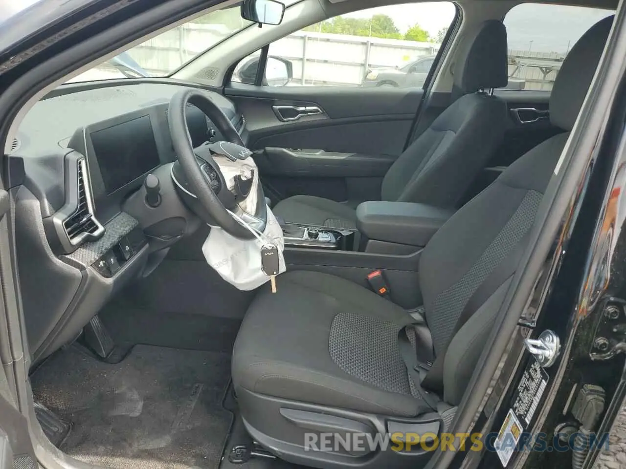 7 Photograph of a damaged car 5XYK23DF9SG316089 KIA SPORTAGE 2025