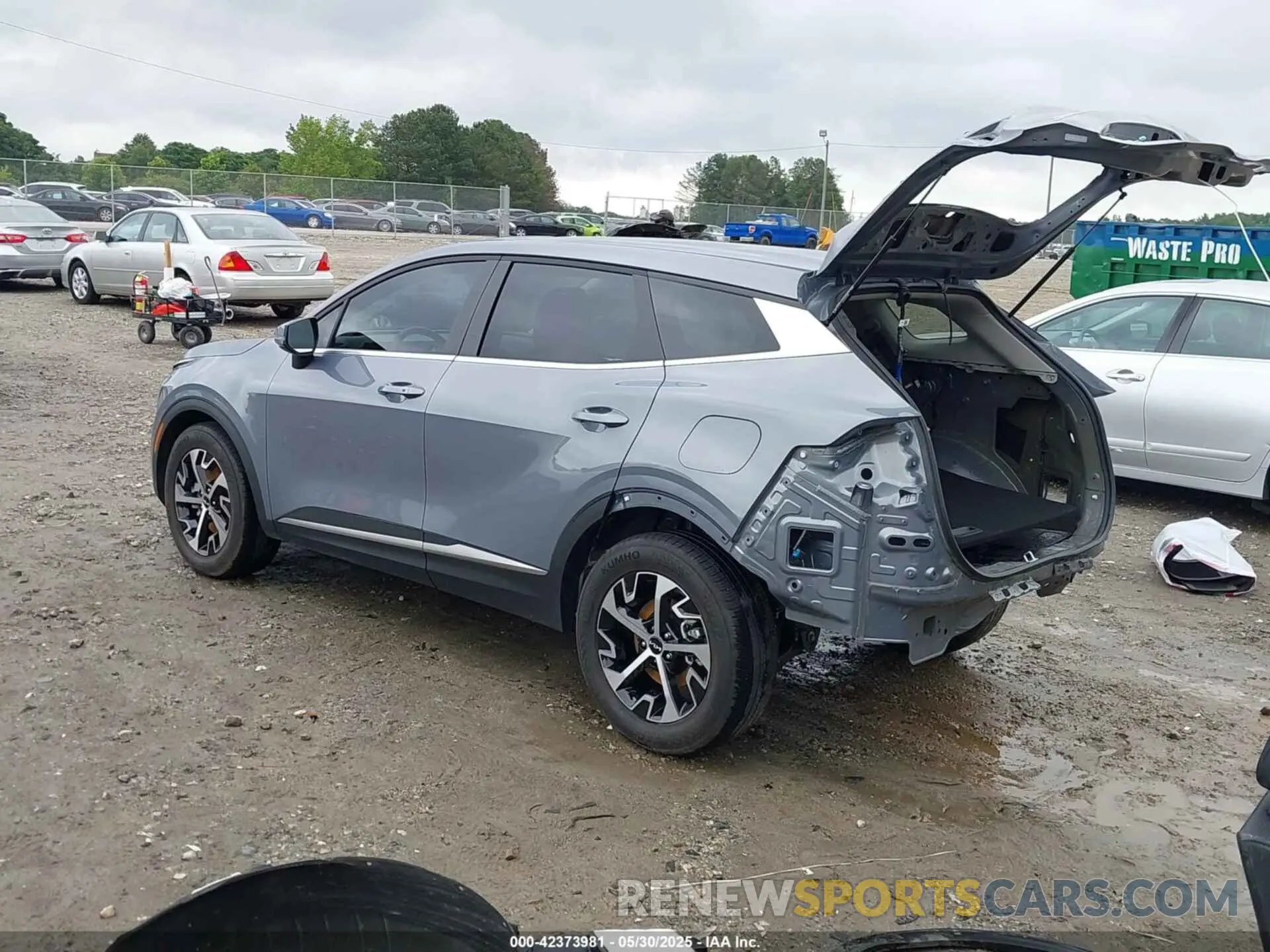 3 Photograph of a damaged car 5XYK33DF0SG295677 KIA SPORTAGE 2025