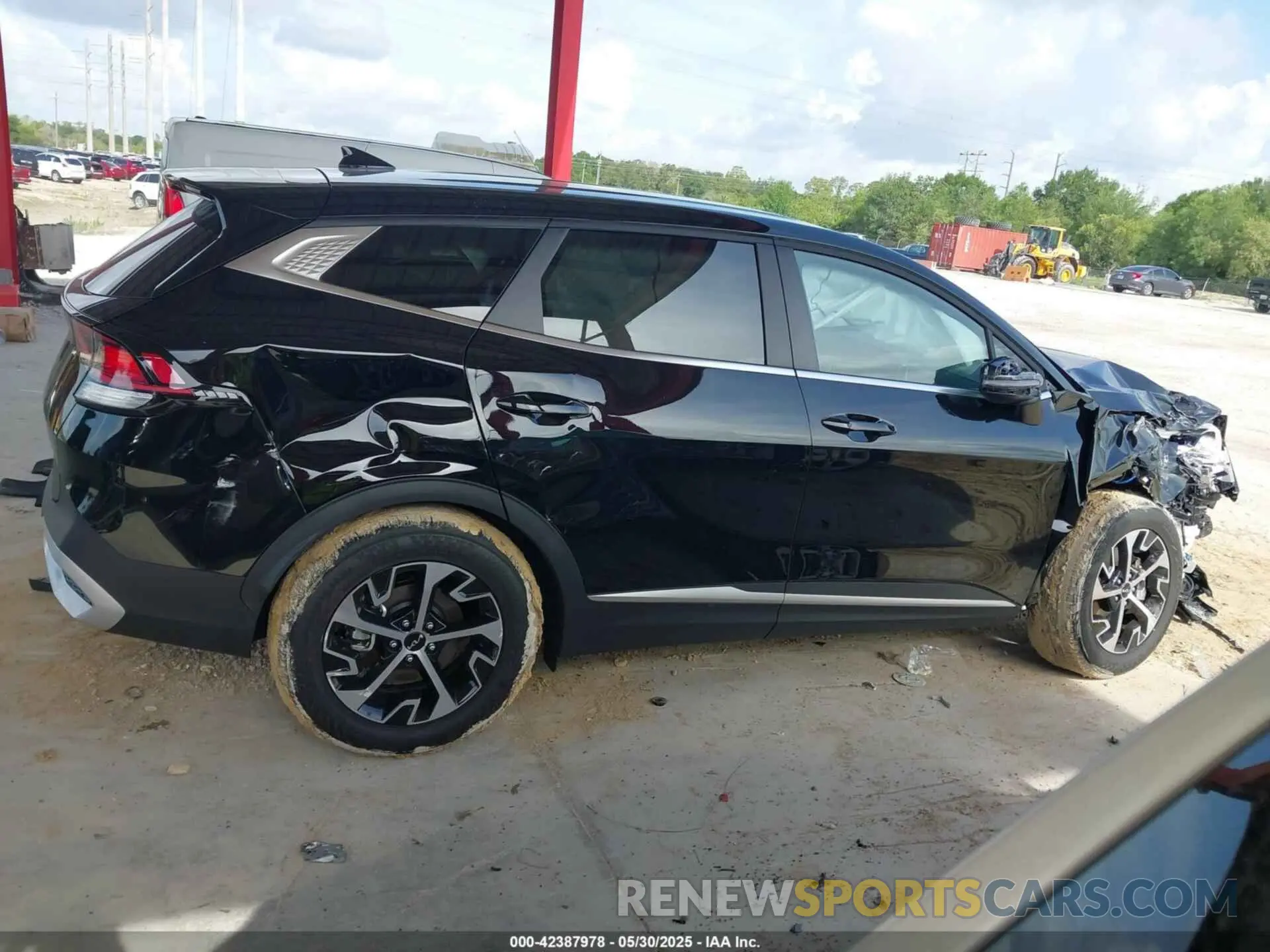 13 Photograph of a damaged car 5XYK33DF1SG303401 KIA SPORTAGE 2025