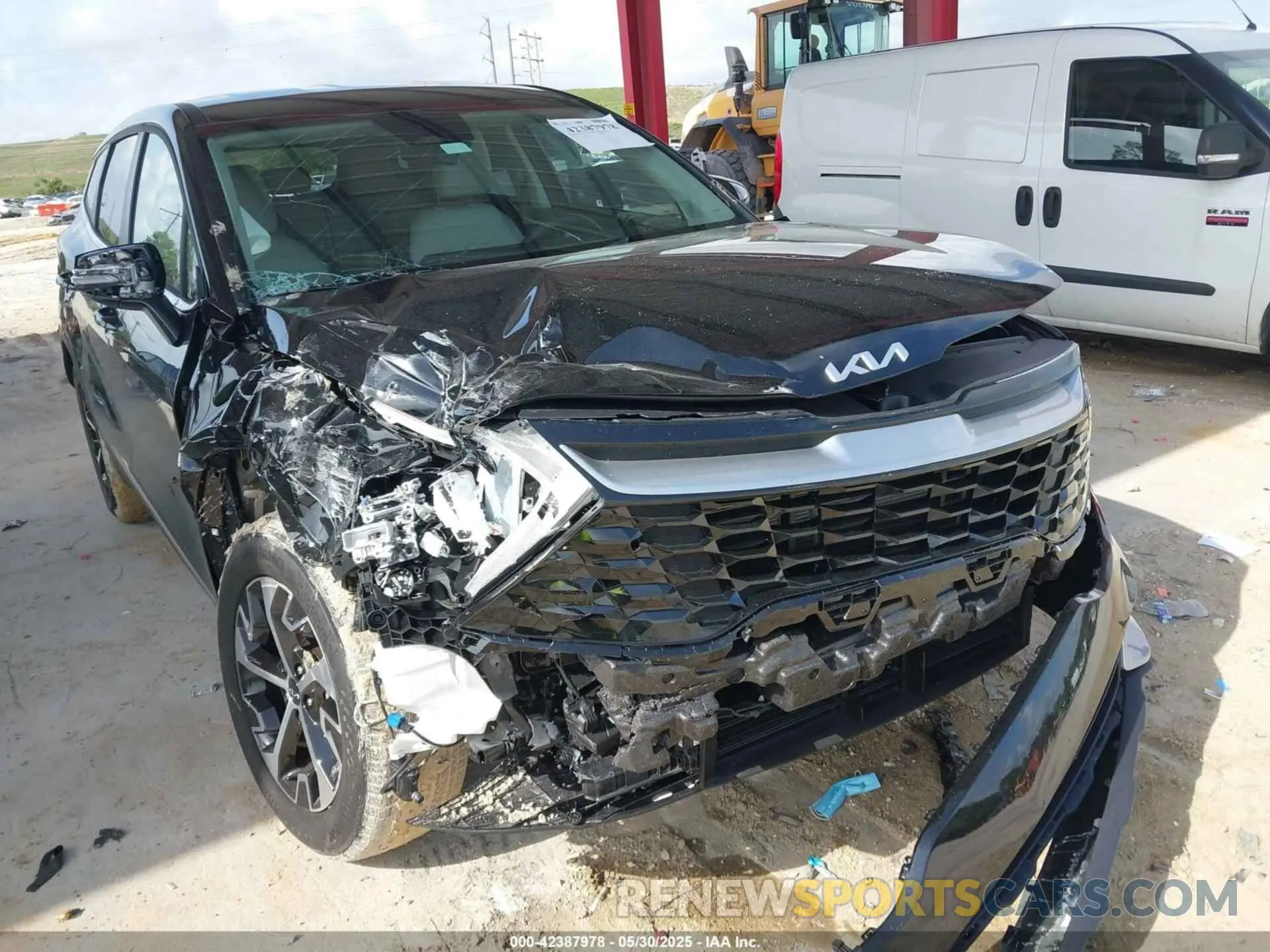 6 Photograph of a damaged car 5XYK33DF1SG303401 KIA SPORTAGE 2025