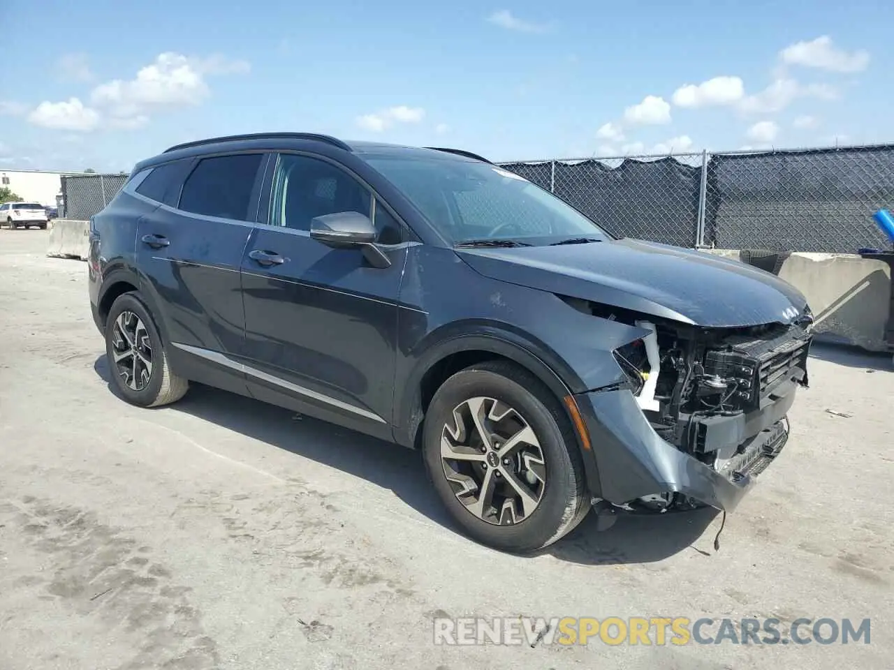 4 Photograph of a damaged car 5XYK33DF2SG242298 KIA SPORTAGE 2025