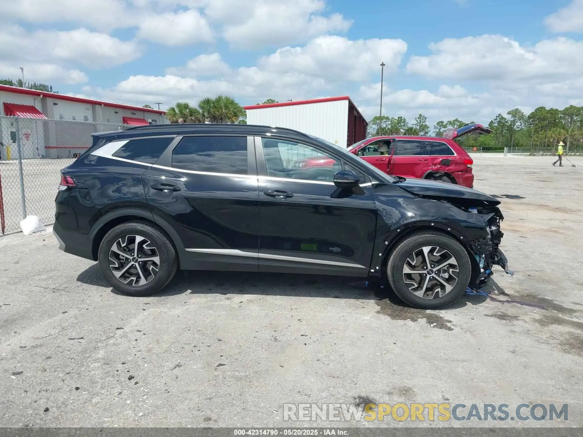 13 Photograph of a damaged car 5XYK33DF4SG319012 KIA SPORTAGE 2025