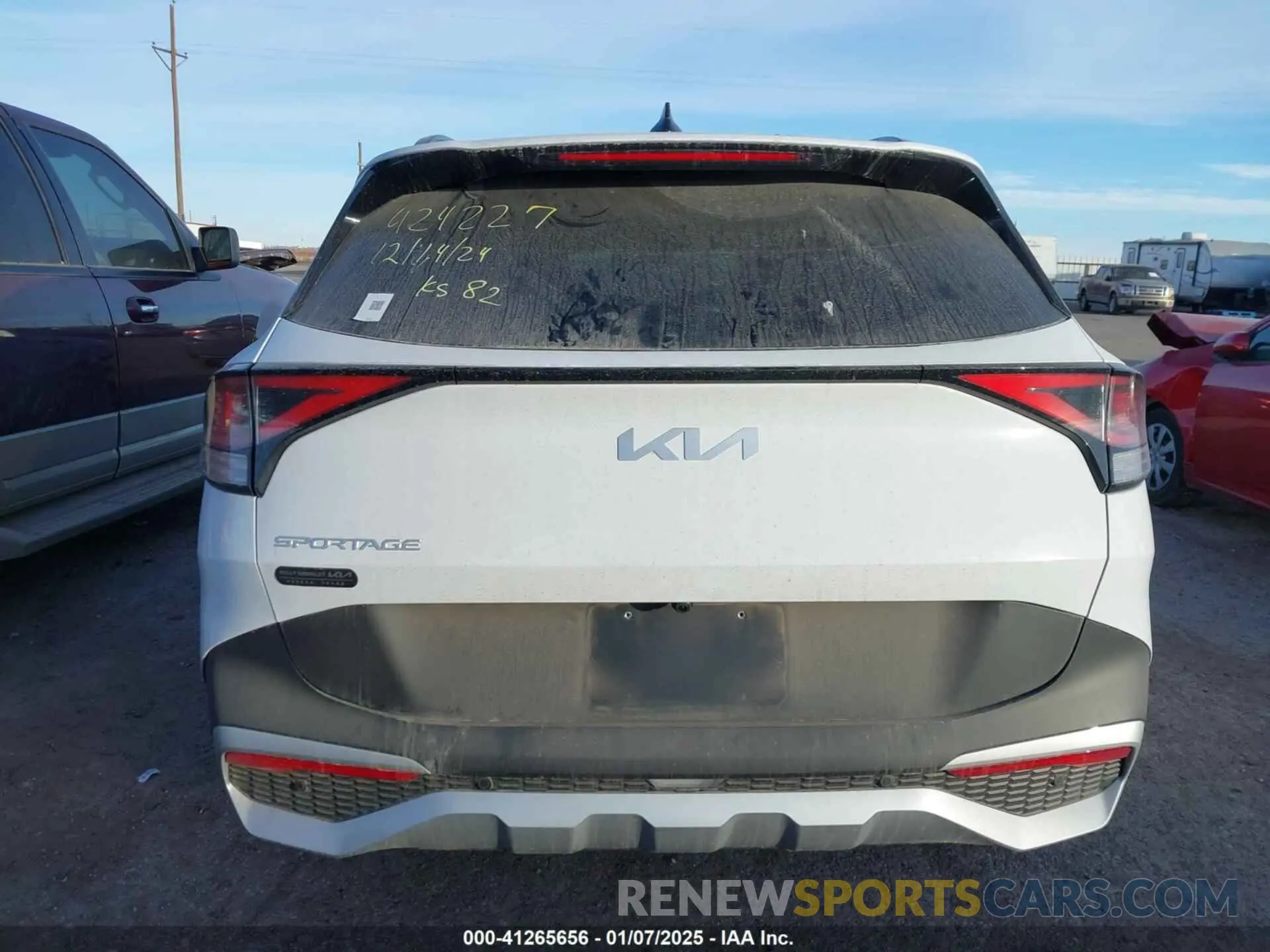 17 Photograph of a damaged car 5XYK33DF6SG242174 KIA SPORTAGE 2025
