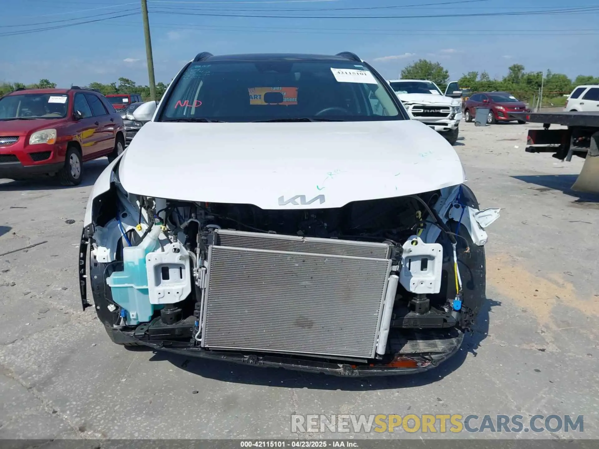 13 Photograph of a damaged car 5XYK33DF7SG243575 KIA SPORTAGE 2025