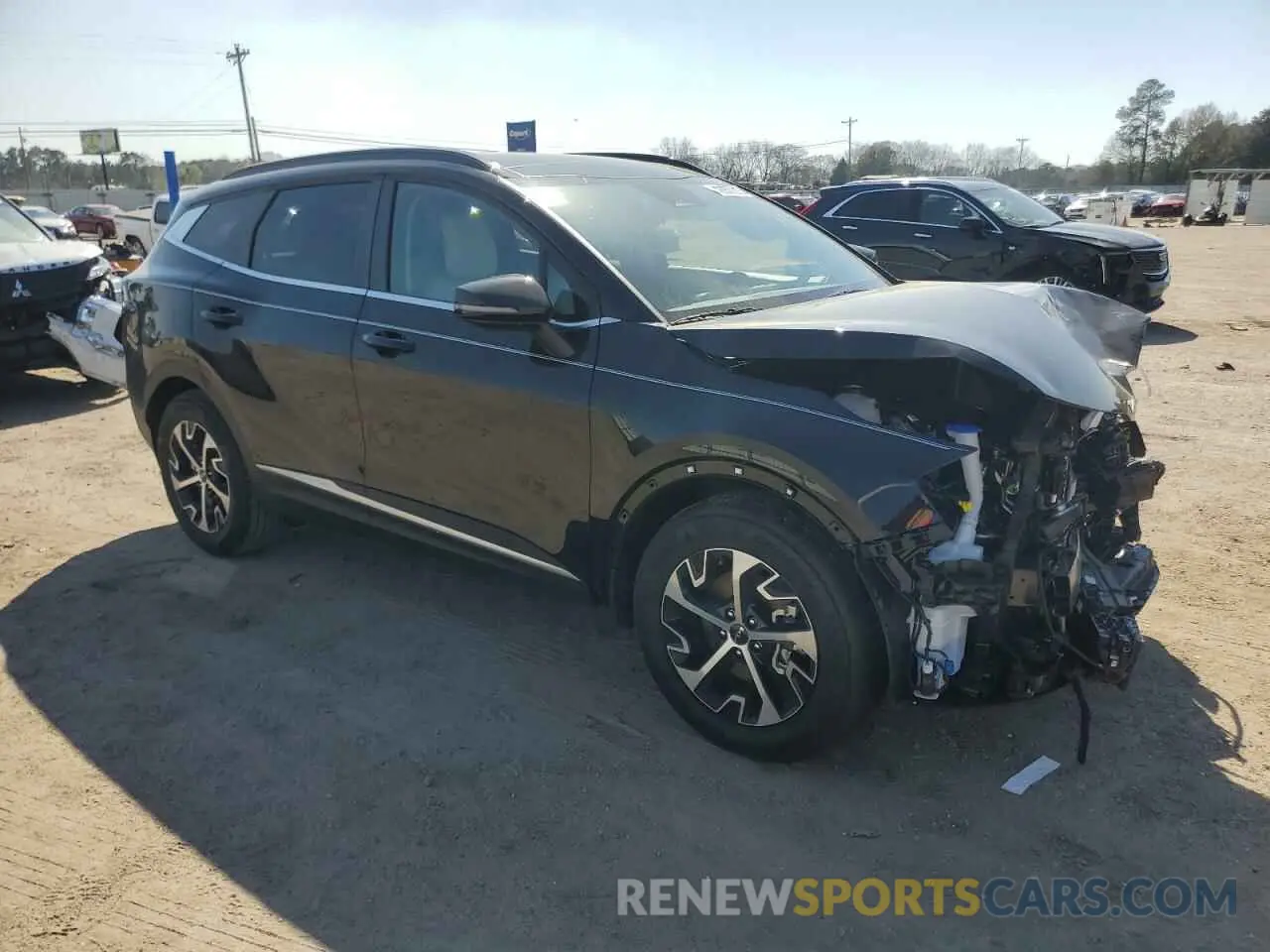 4 Photograph of a damaged car 5XYK33DF7SG294770 KIA SPORTAGE 2025