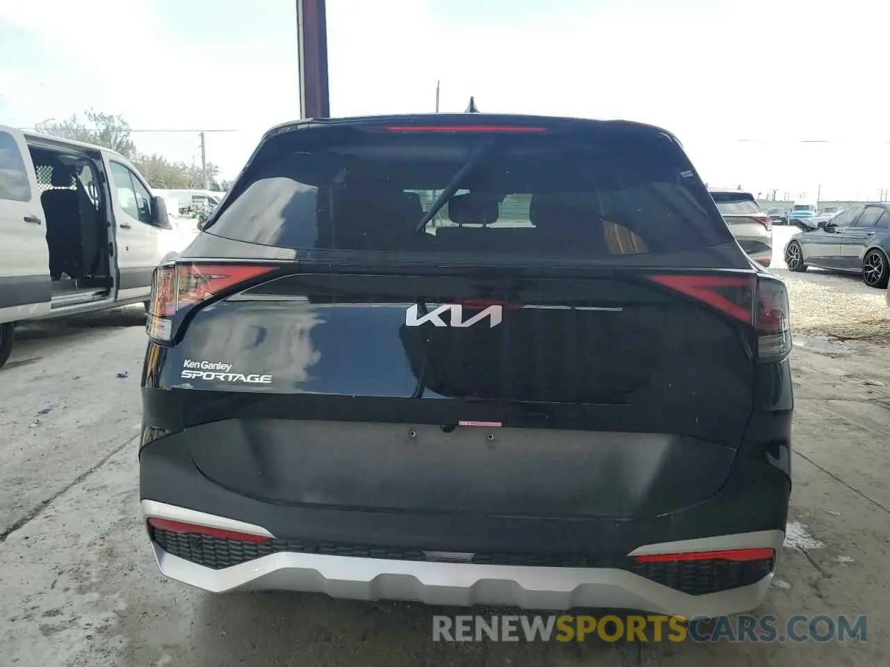 6 Photograph of a damaged car 5XYK33DFXSG242338 KIA SPORTAGE 2025