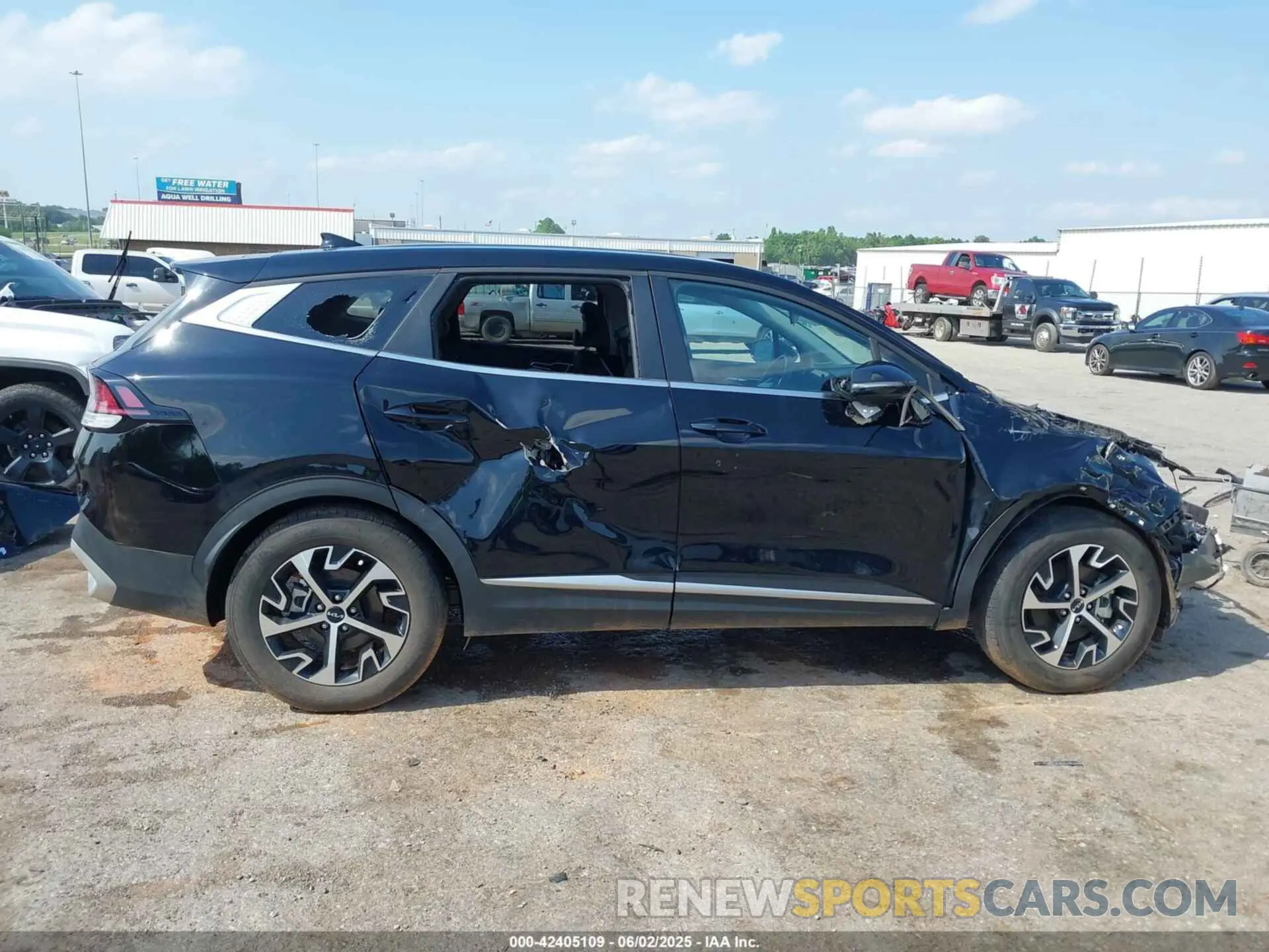 14 Photograph of a damaged car 5XYK33DFXSG255848 KIA SPORTAGE 2025
