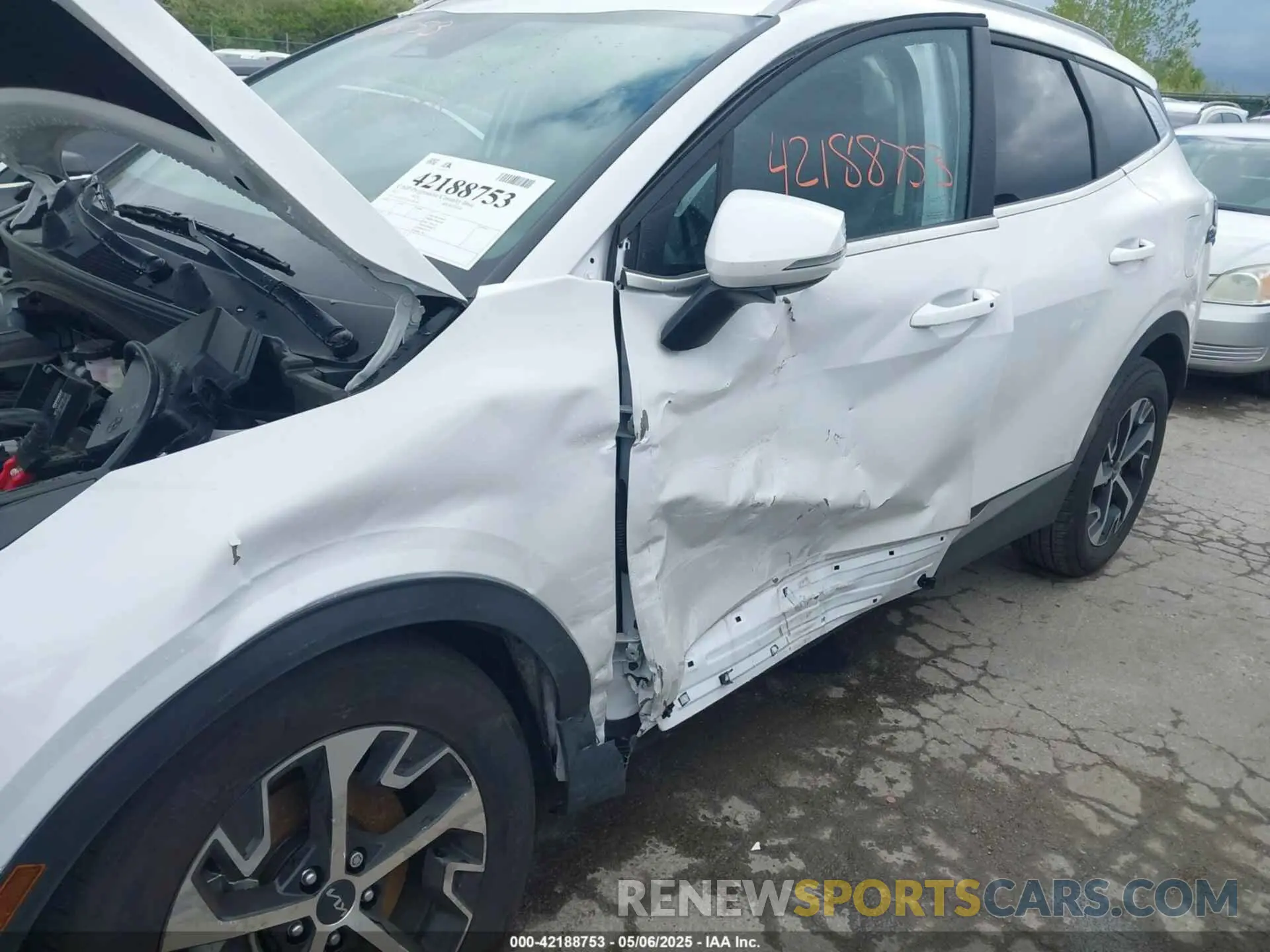 6 Photograph of a damaged car 5XYK3CDF1SG281061 KIA SPORTAGE 2025