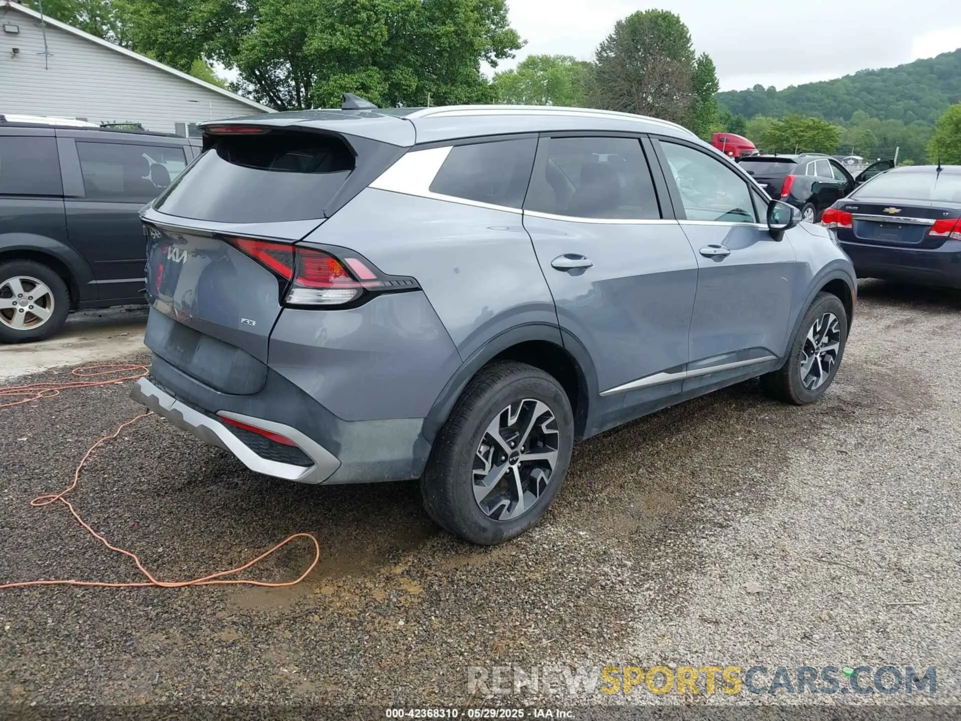4 Photograph of a damaged car 5XYK3CDF9SG293216 KIA SPORTAGE 2025