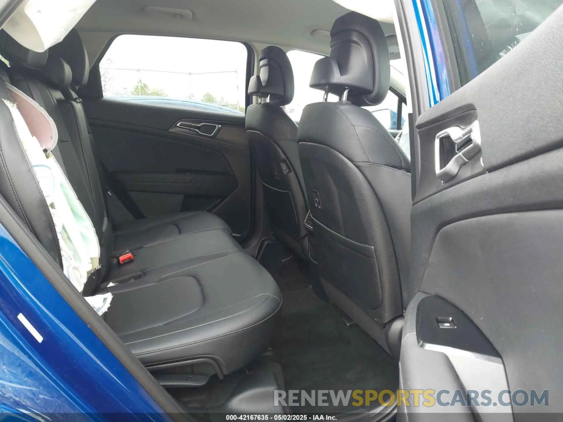 8 Photograph of a damaged car 5XYK3CDFXSG273654 KIA SPORTAGE 2025