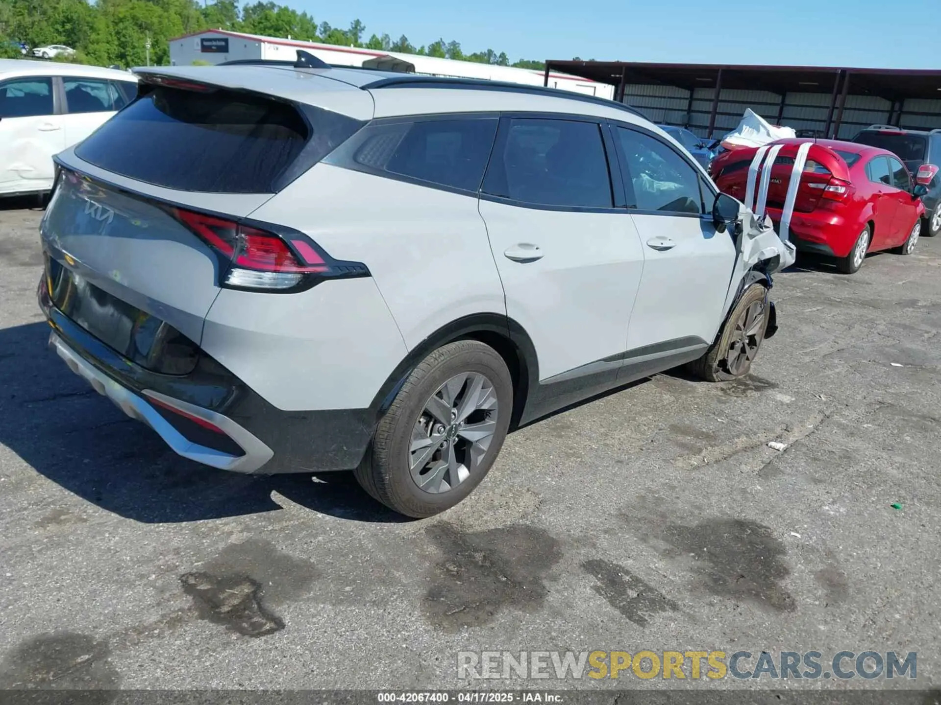 4 Photograph of a damaged car 5XYK43DF0SG237310 KIA SPORTAGE 2025