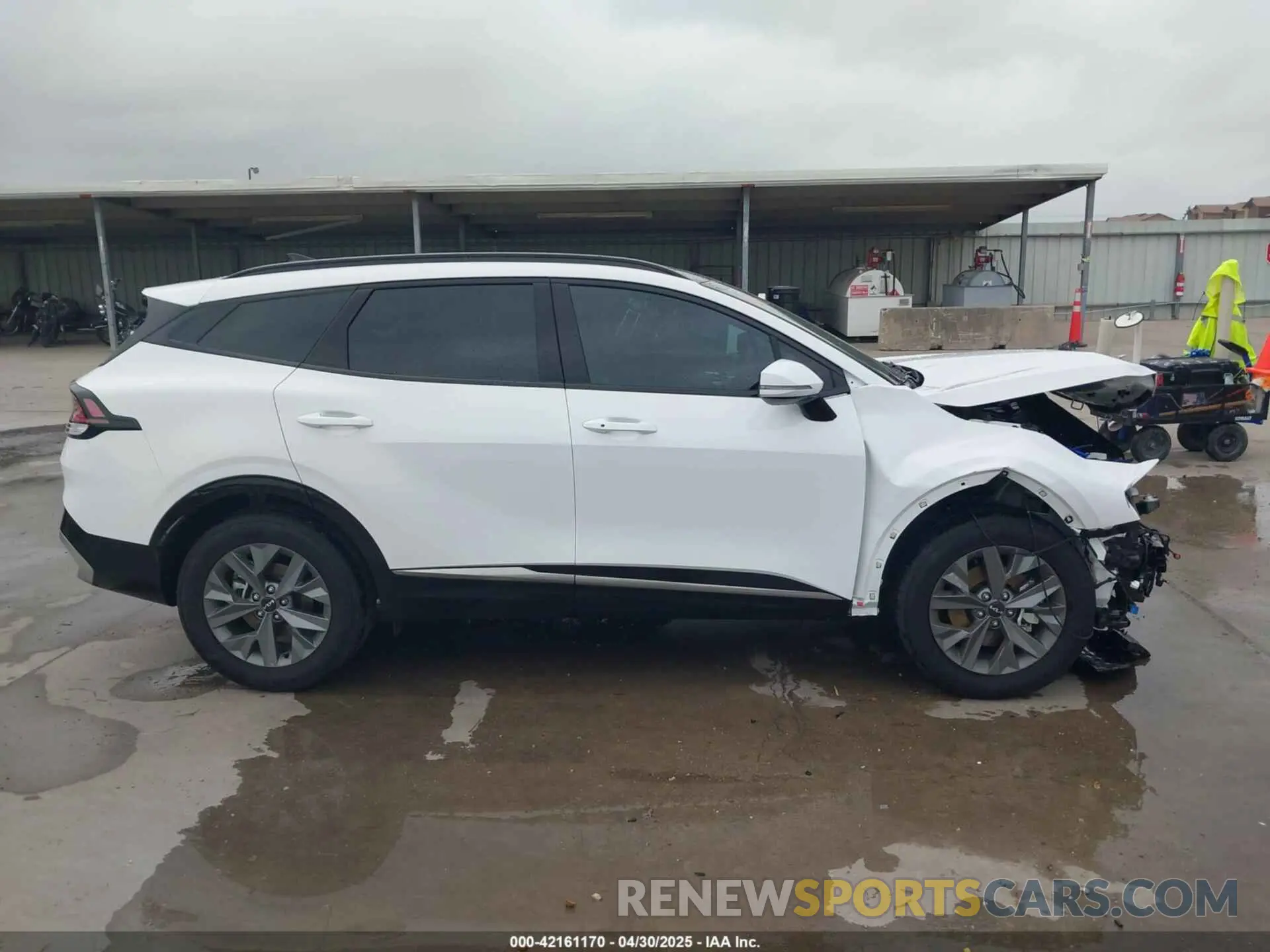 14 Photograph of a damaged car 5XYK43DF9SG295349 KIA SPORTAGE 2025