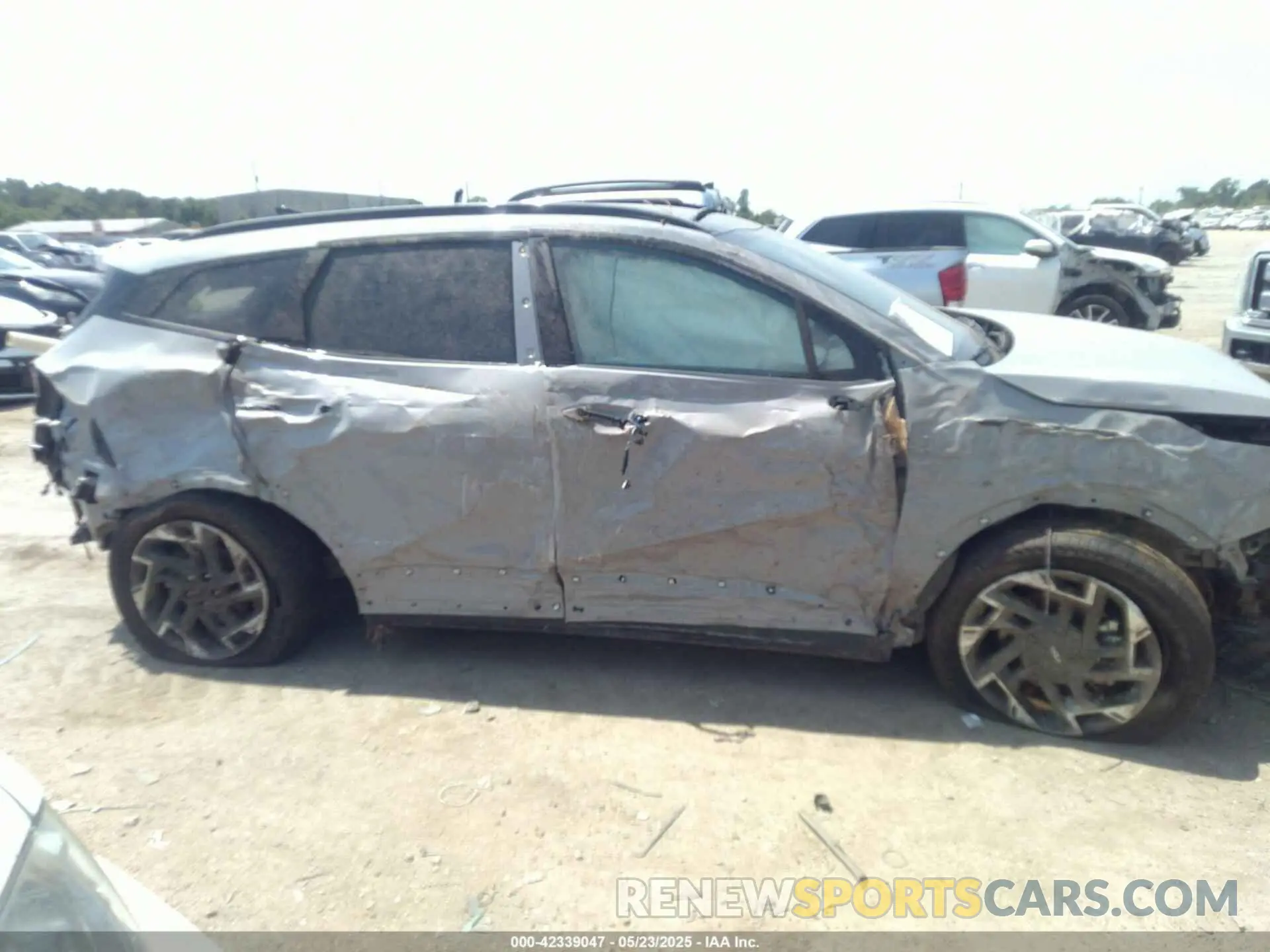 12 Photograph of a damaged car 5XYK53DF0SG292417 KIA SPORTAGE 2025