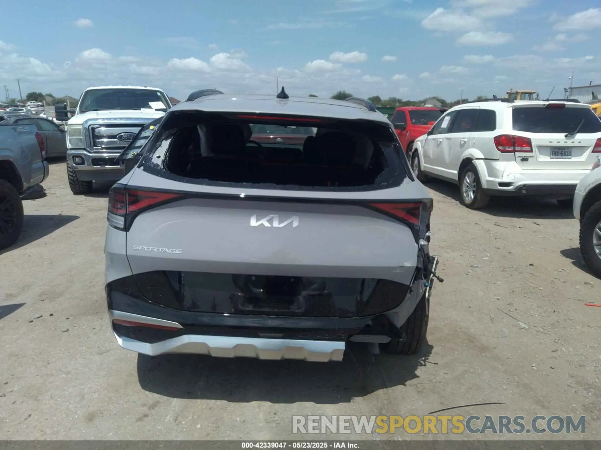 15 Photograph of a damaged car 5XYK53DF0SG292417 KIA SPORTAGE 2025