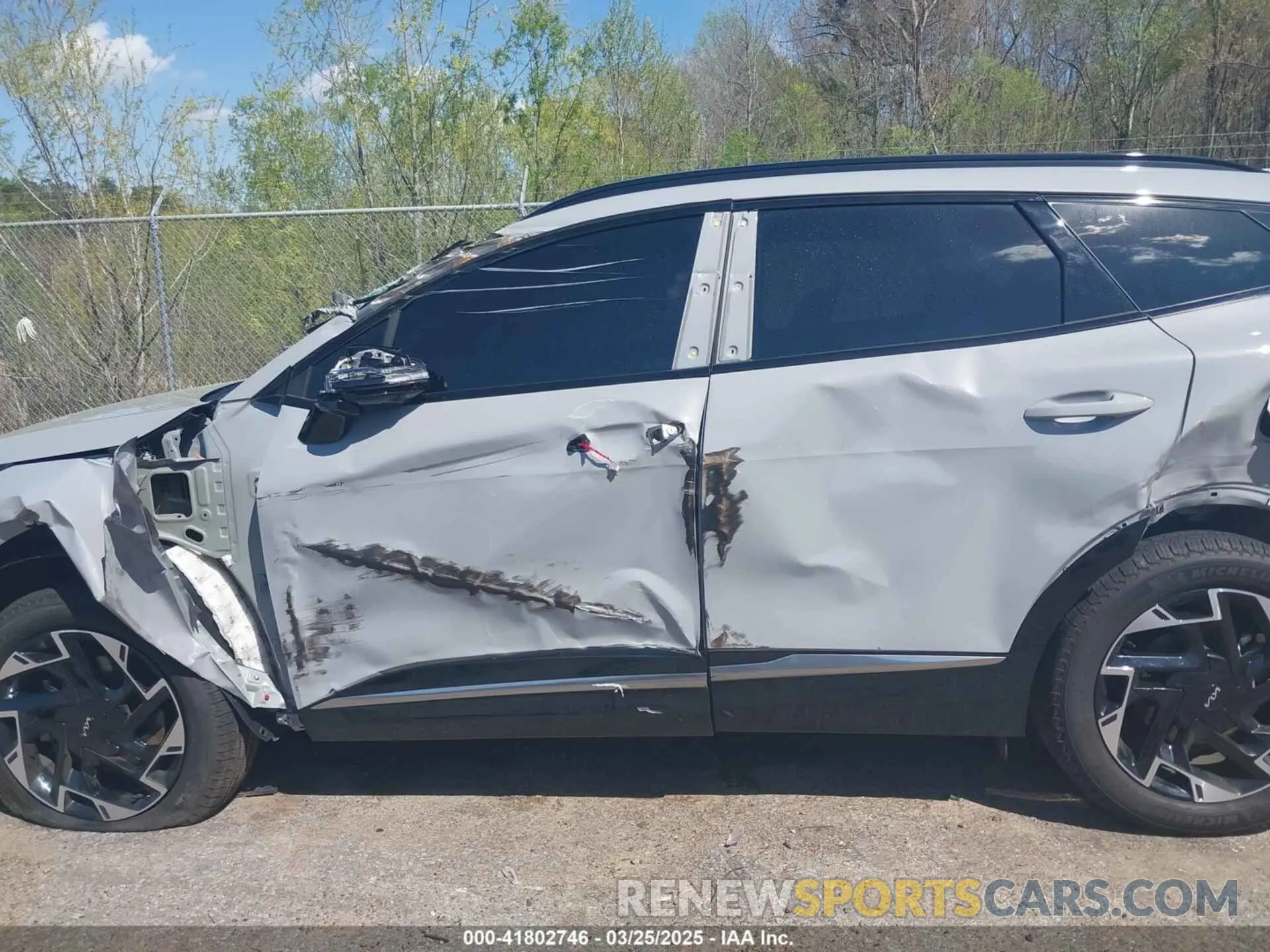 15 Photograph of a damaged car 5XYK53DF6SG238202 KIA SPORTAGE 2025