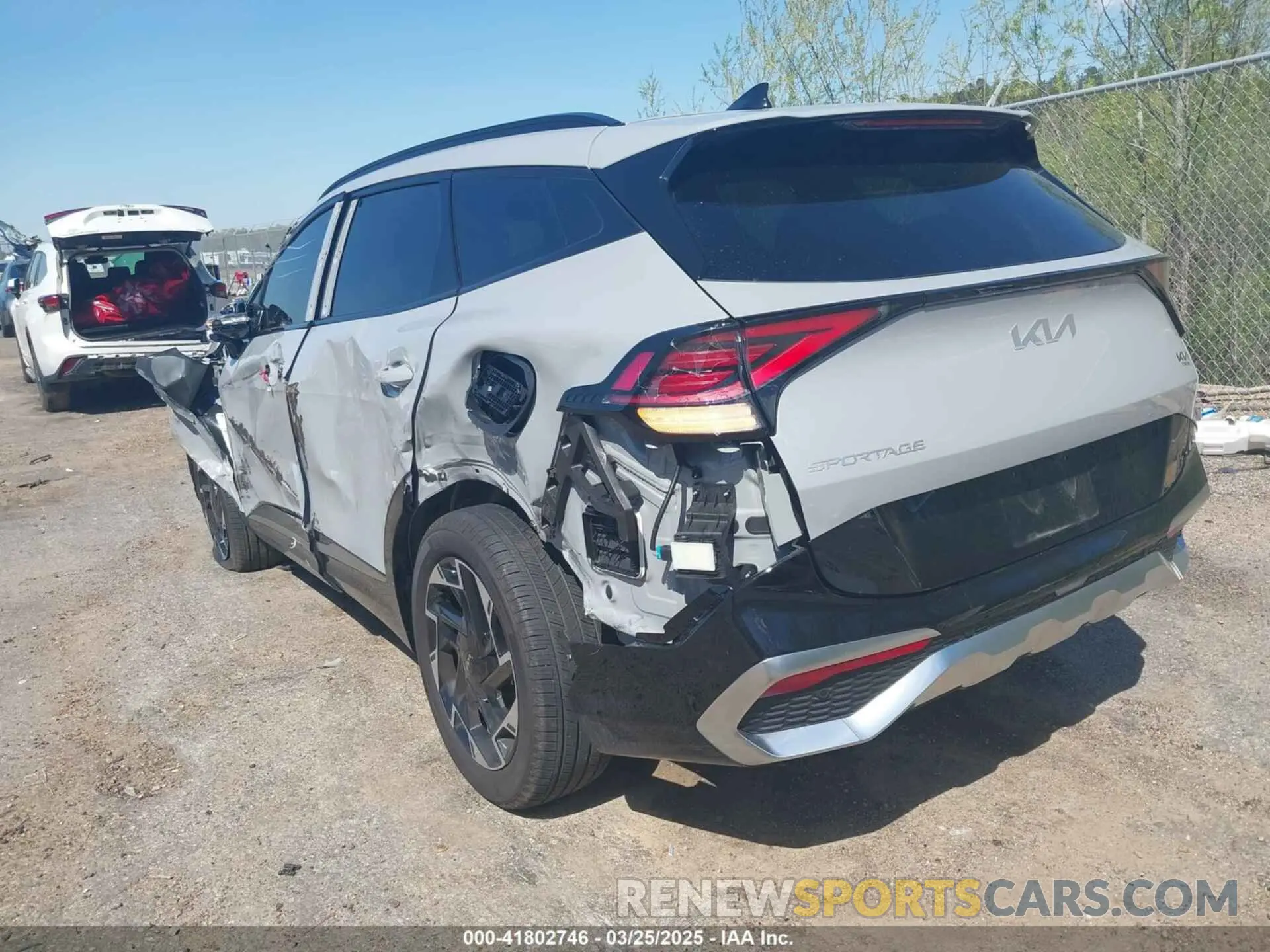 18 Photograph of a damaged car 5XYK53DF6SG238202 KIA SPORTAGE 2025