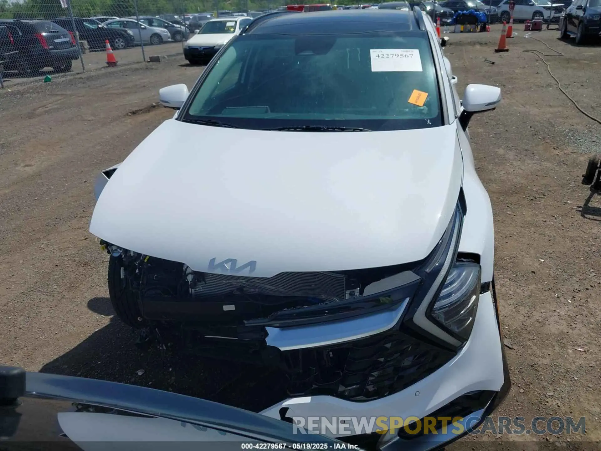 12 Photograph of a damaged car 5XYK53DF8SG295372 KIA SPORTAGE 2025