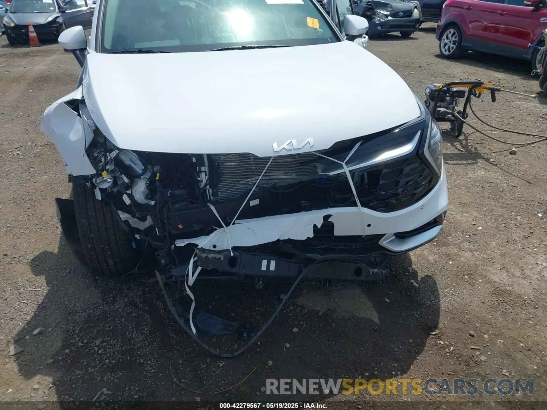 6 Photograph of a damaged car 5XYK53DF8SG295372 KIA SPORTAGE 2025