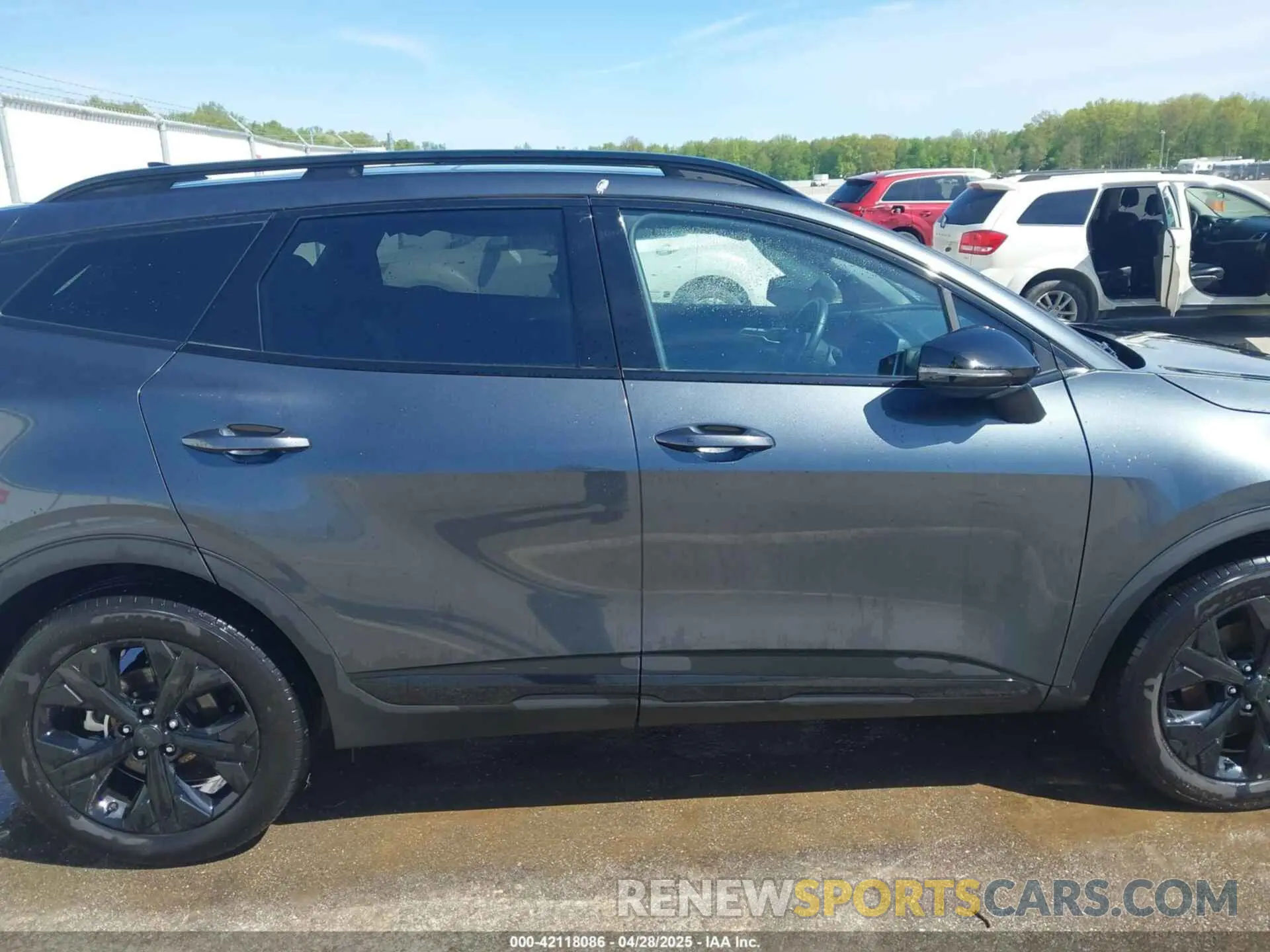 13 Photograph of a damaged car 5XYK6CDF3SG236386 KIA SPORTAGE 2025
