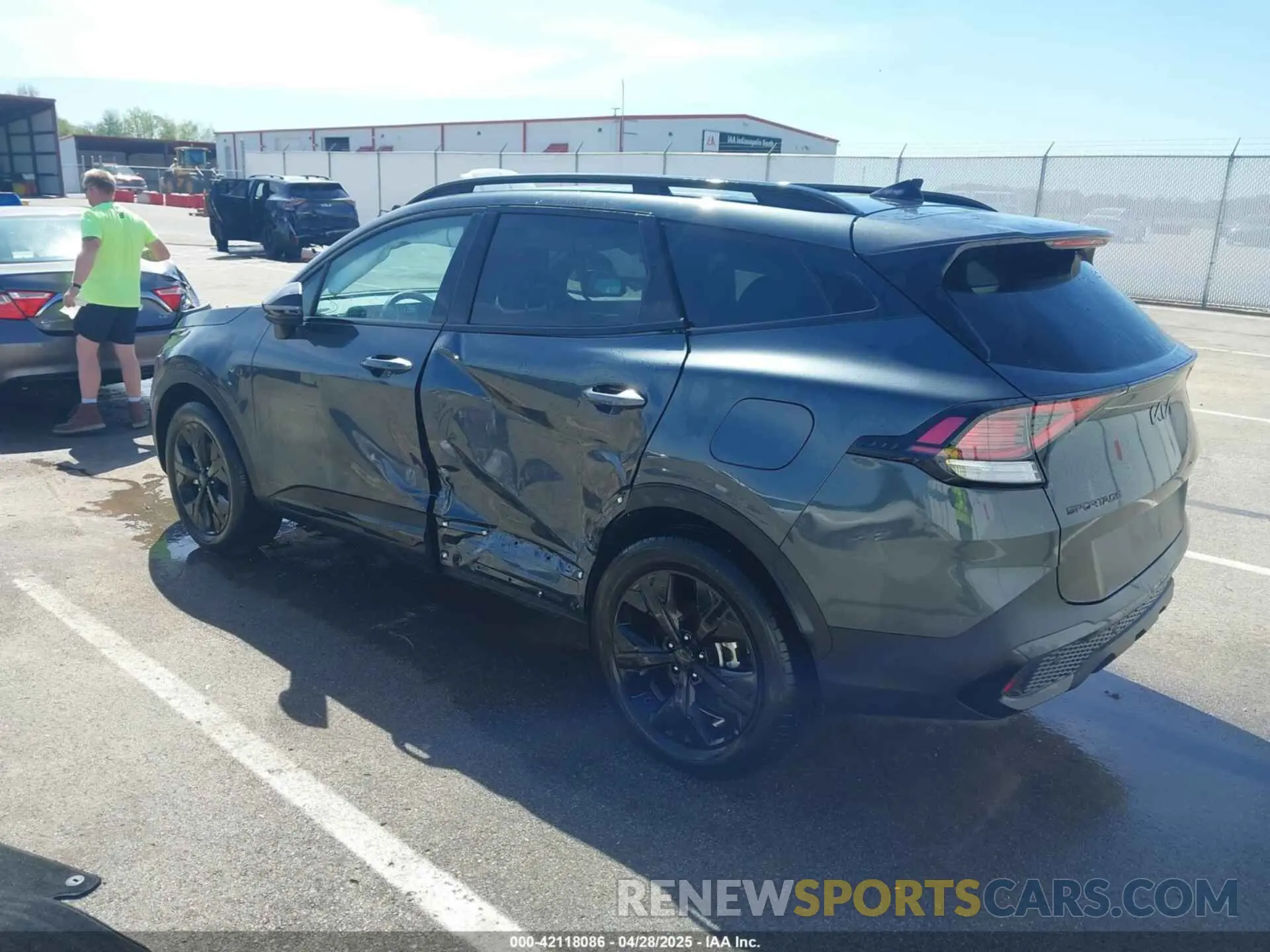 3 Photograph of a damaged car 5XYK6CDF3SG236386 KIA SPORTAGE 2025