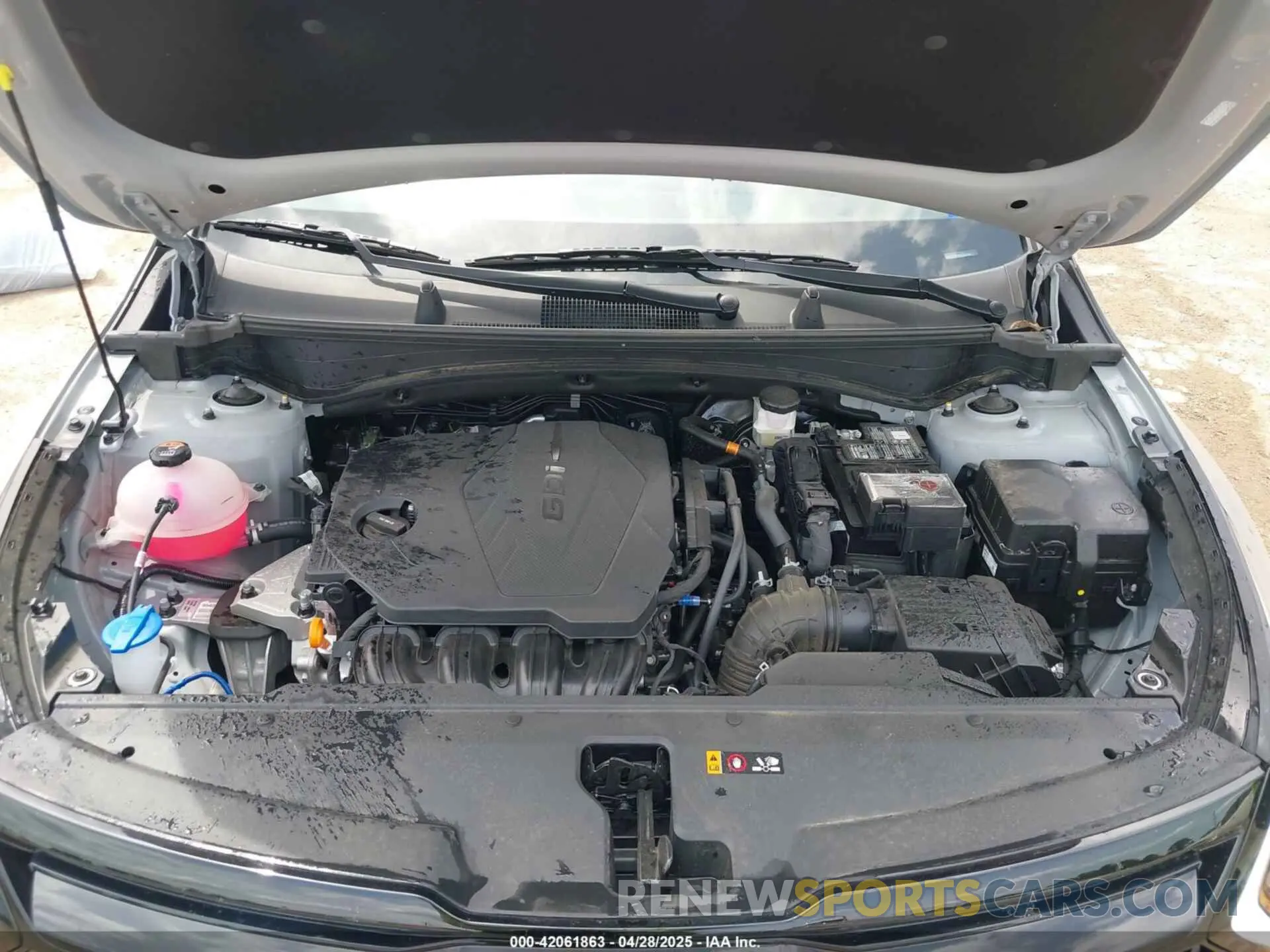 10 Photograph of a damaged car 5XYK6CDF8SG262594 KIA SPORTAGE 2025
